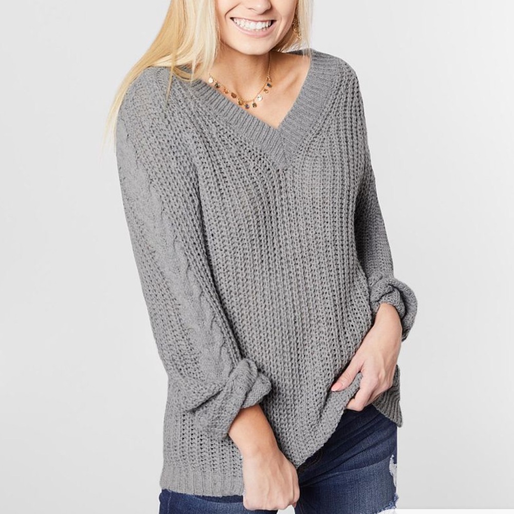 Daytrip Buckle Chunky Knit V-Neck Pullover Sweater - Picture 1 of 7